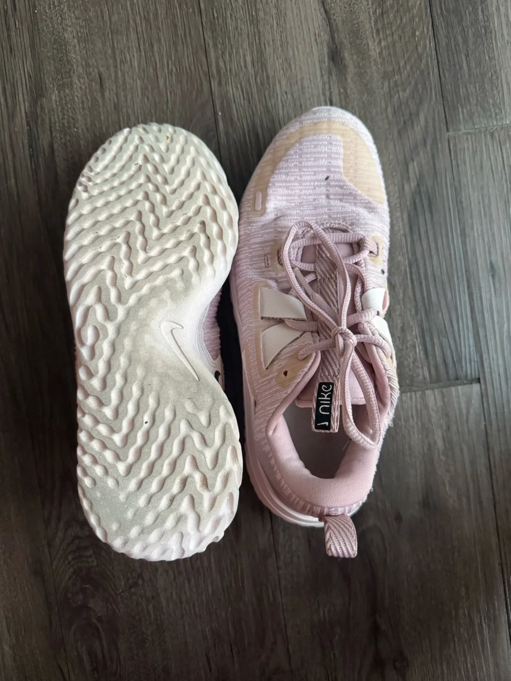 Nike Renew Areana Shoes